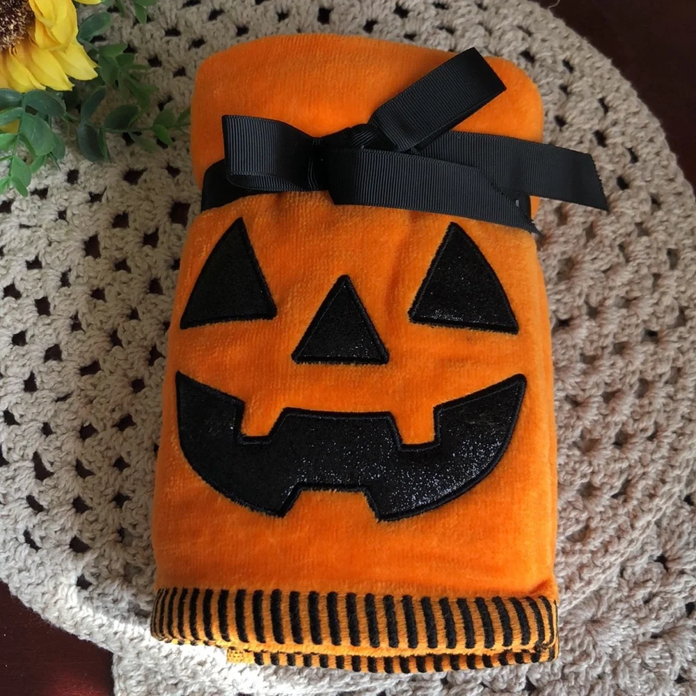 Kassafina Halloween Pumpkin Hand Towel - Orange & Black